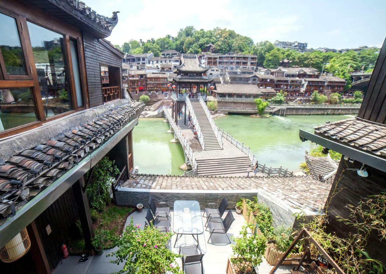 Fenghuang Slowly Time Inn Kültér fotó