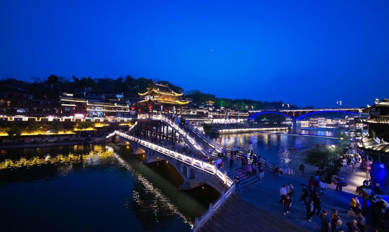 Fenghuang Slowly Time Inn Kültér fotó