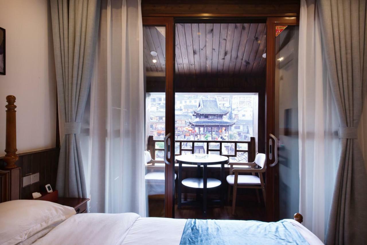 Fenghuang Slowly Time Inn Kültér fotó