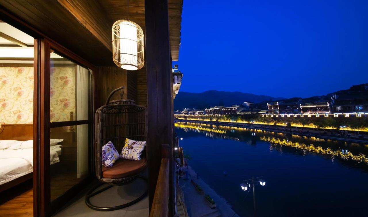 Fenghuang Slowly Time Inn Kültér fotó